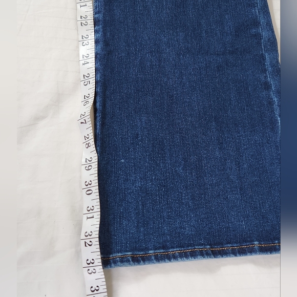 Kut from the Kloth Dark Flare Wide Leg Jeans. SKU D06 - Picture 4 of 6